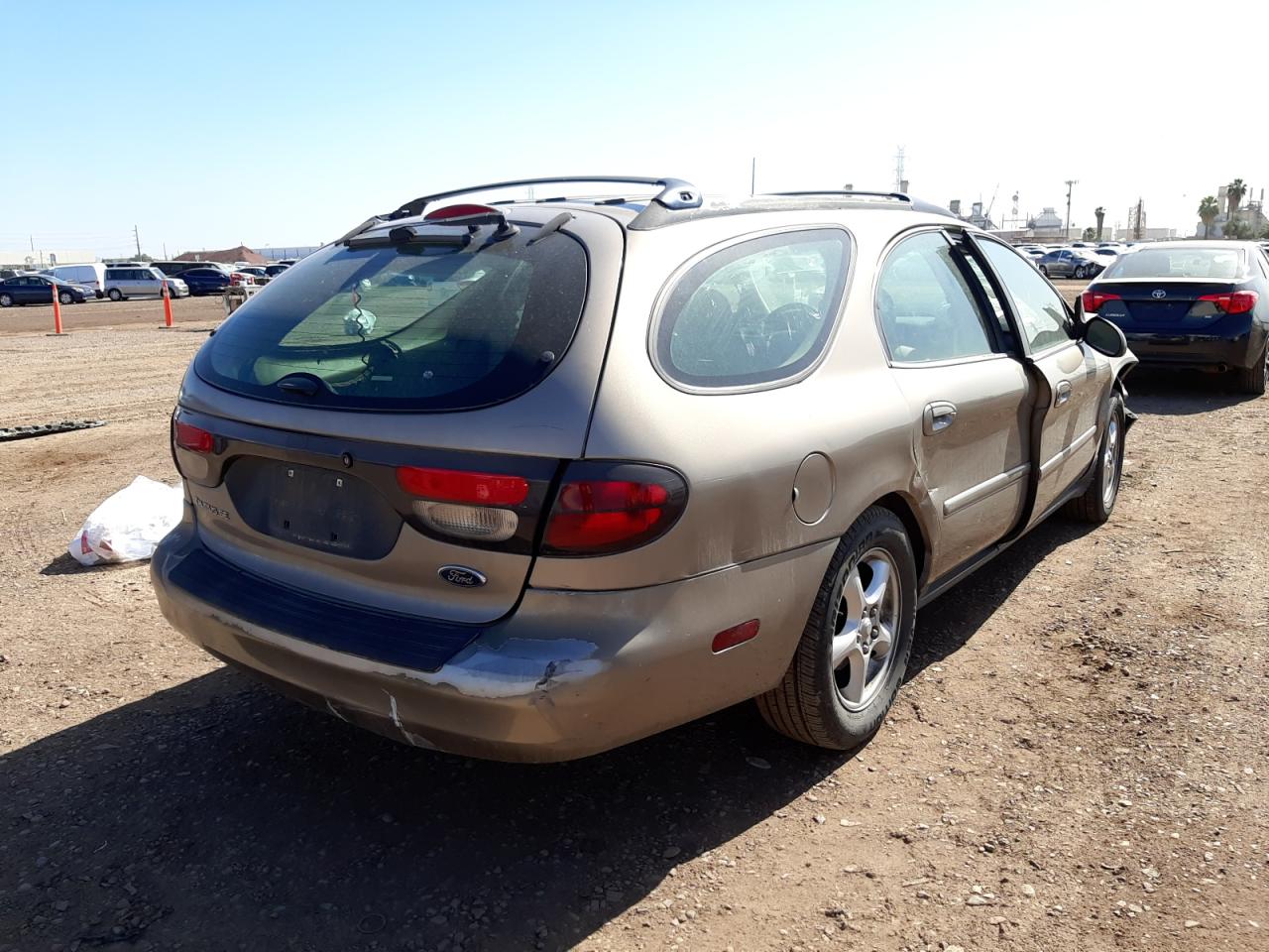 Photo 4 from auction – 2002 FORD TAURUS SE with VIN 1FAFP58S72A105646