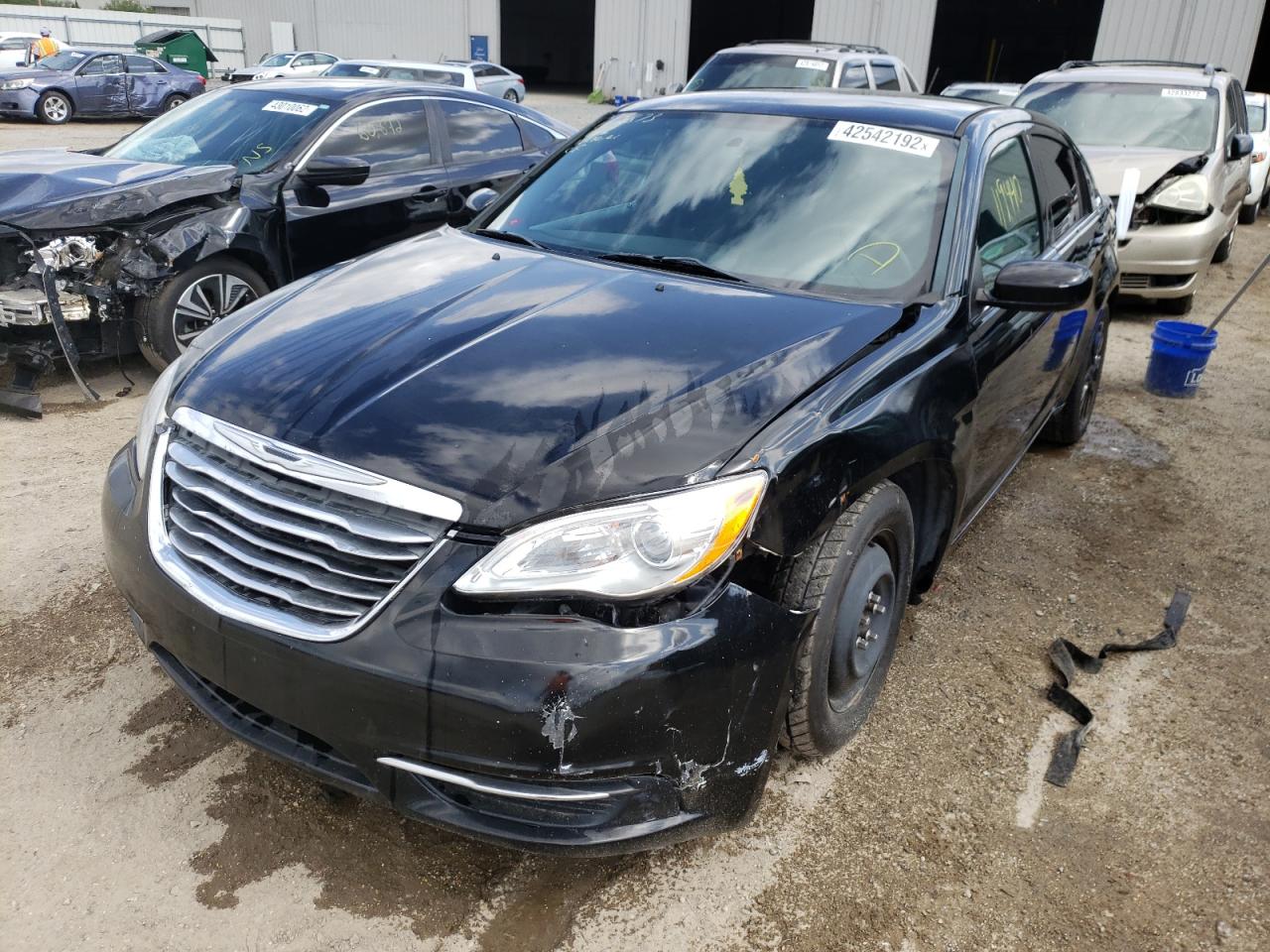 Photo 2 from auction – 2014 CHRYSLER 200 LX with VIN 1C3CCBABXEN212094