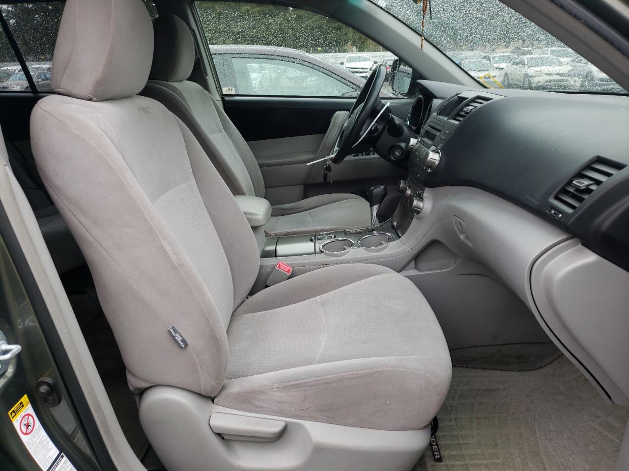 Photo 5 from auction – 2010 TOYOTA HIGHLANDER with VIN JTEBK3EH6A2154524