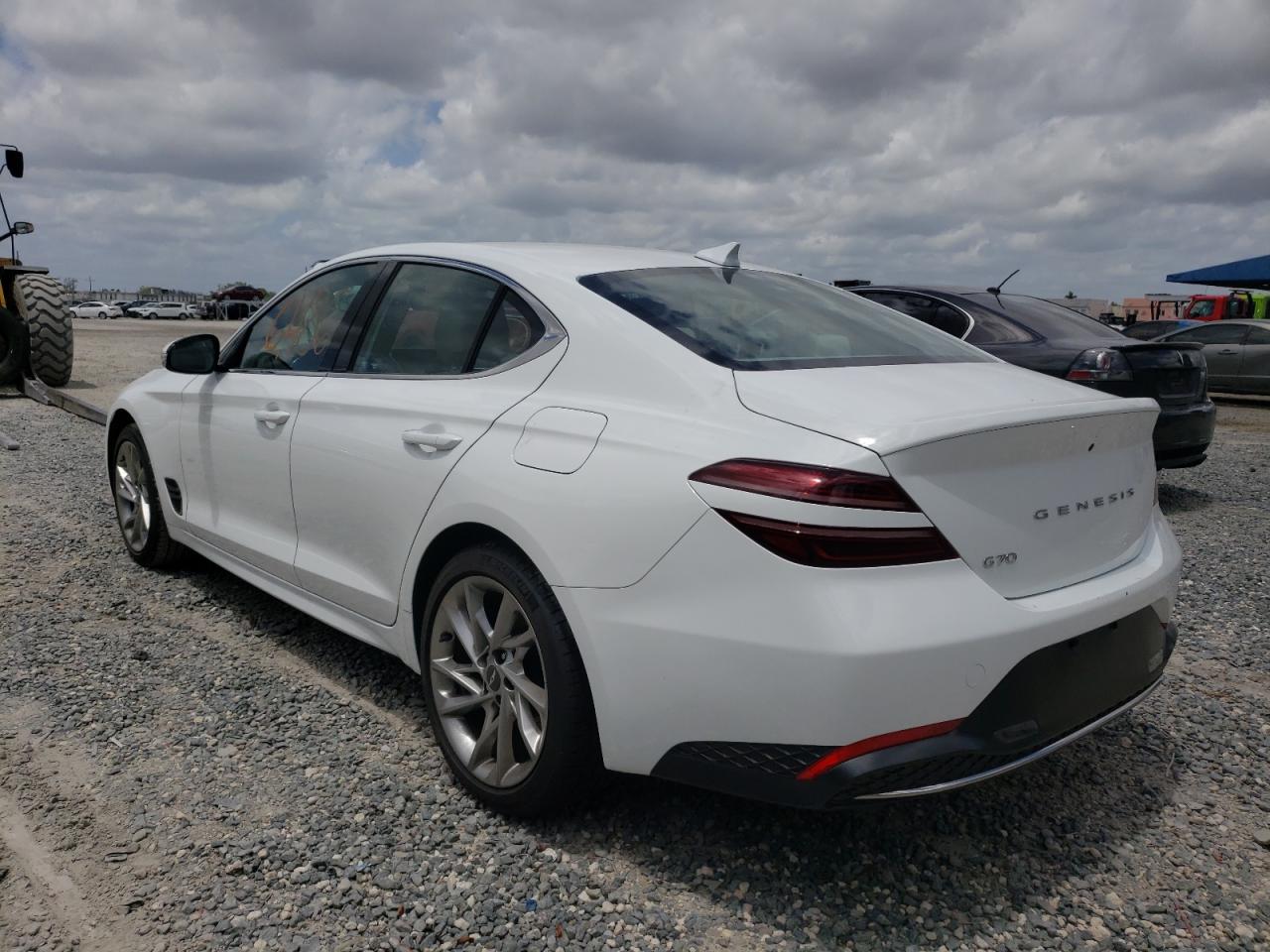 Foto 3 de la subasta – 2022 GENESIS G70 BASE con VIN KMTG34TA4NU093351