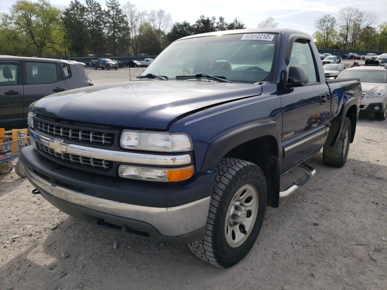 Photo 2 from auction – 2002 CHEVROLET SILVERADO with VIN 1GCEK14V02Z188481