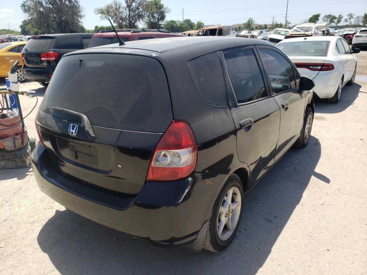 Photo 4 from auction – 2008 HONDA FIT with VIN JHMGD38408S022574