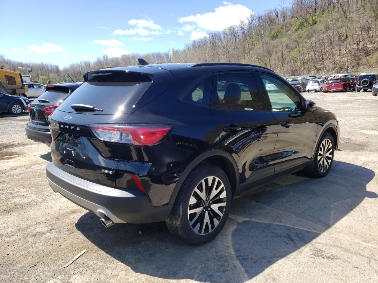 Photo 4 from auction – 2020 FORD ESCAPE SE with VIN 1FMCU9BZ6LUB37440