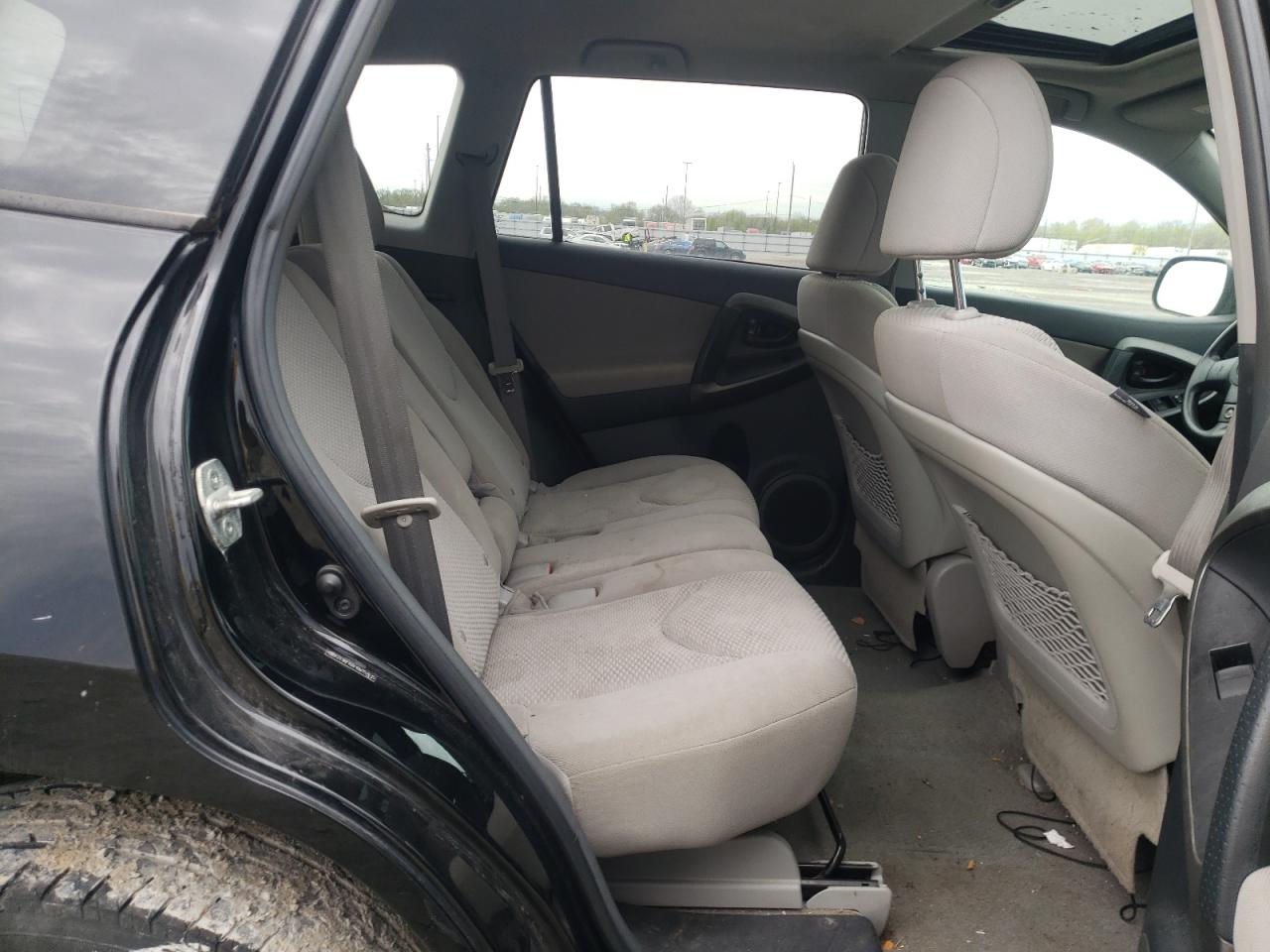Photo 6 from auction – 2011 TOYOTA RAV4 with VIN 2T3BF4DV1BW152615