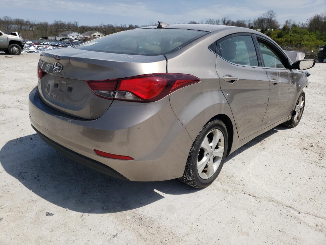 Photo 4 from auction – 2016 HYUNDAI ELANTRA SE with VIN 5NPDH4AE3GH779130