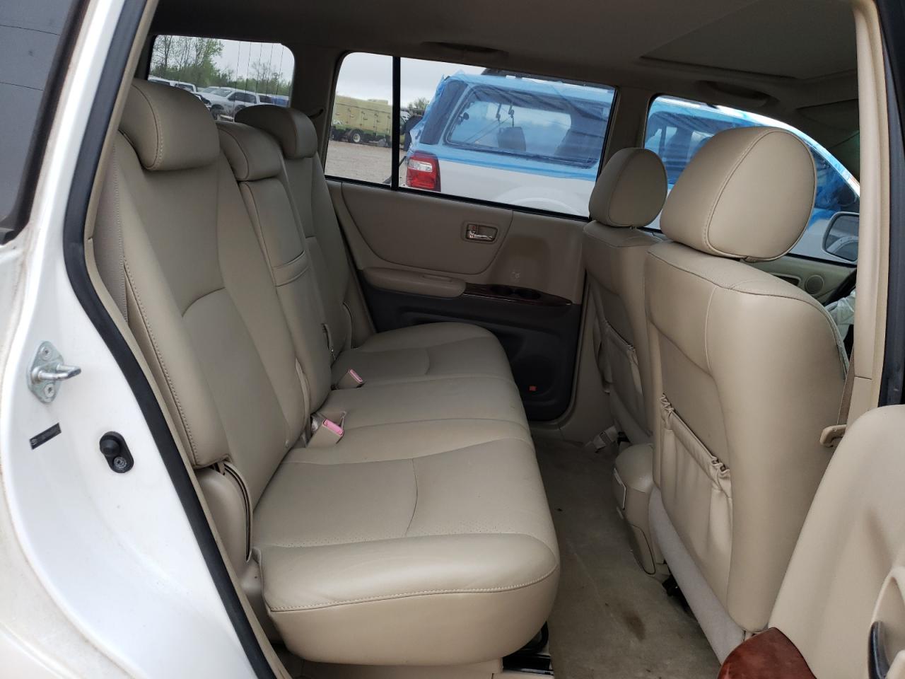 Photo 6 from auction – 2006 TOYOTA HIGHLANDER with VIN JTEDW21A160004517