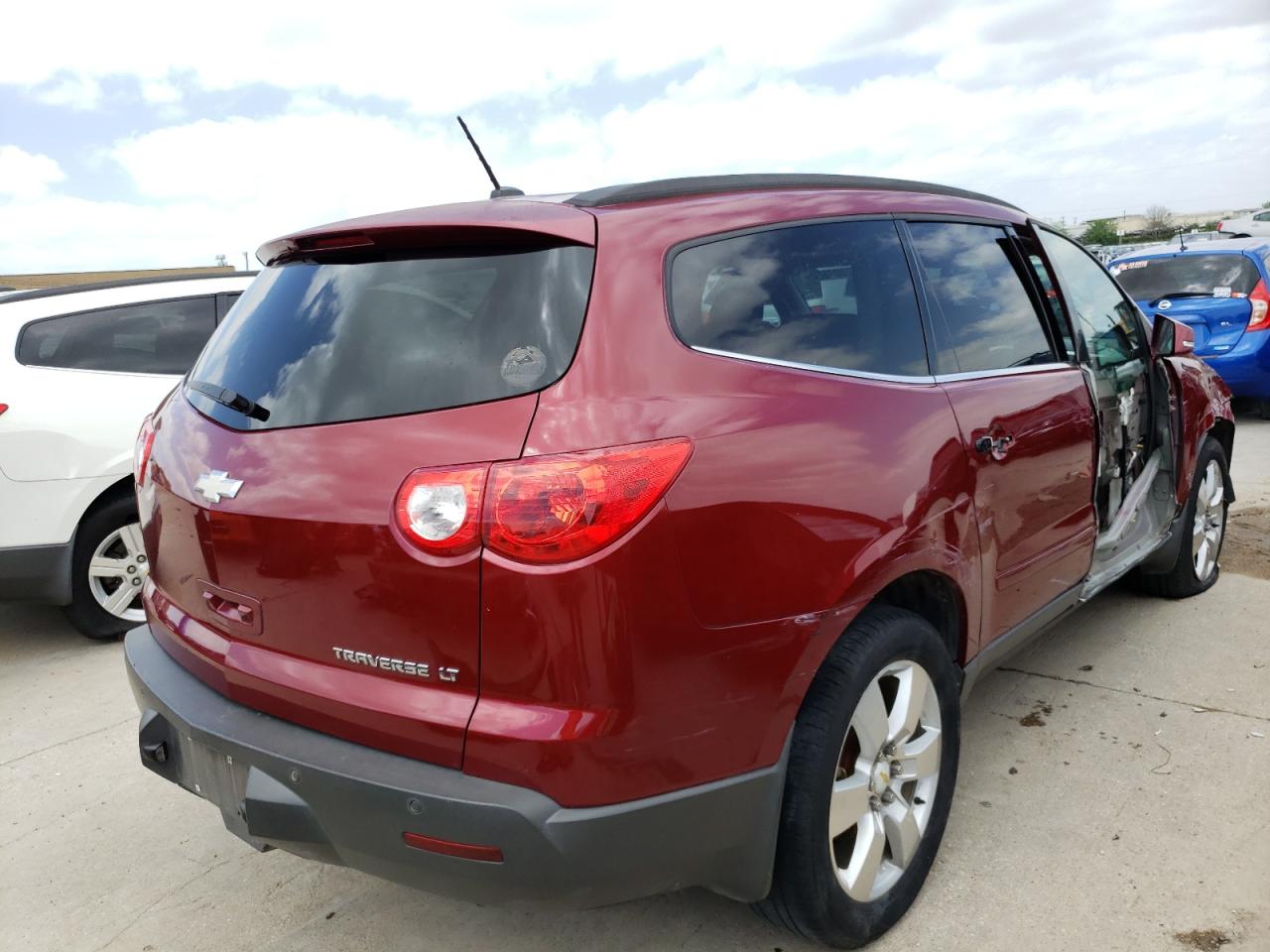 Photo 4 from auction – 2011 CHEVROLET TRAVERSE L with VIN 1GNKRGED3BJ261081