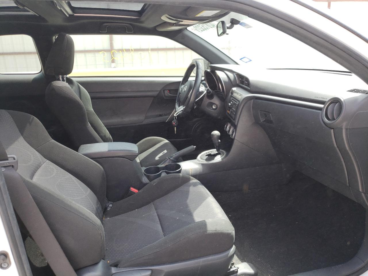 Photo 5 from auction – 2012 TOYOTA SCION TC with VIN JTKJF5C74C3037685