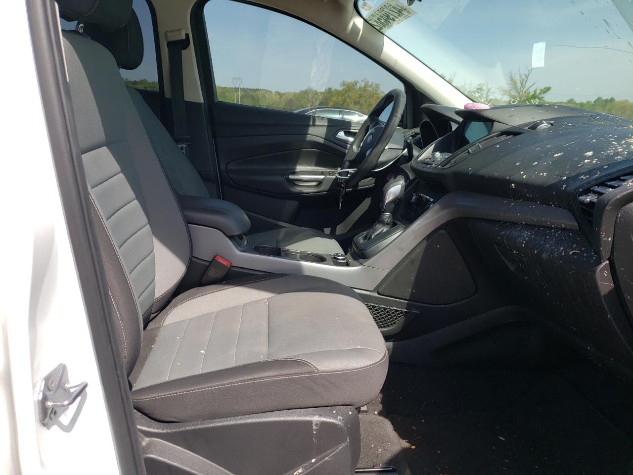 Photo 5 from auction – 2016 FORD ESCAPE SE with VIN 1FMCU0GX5GUB20010