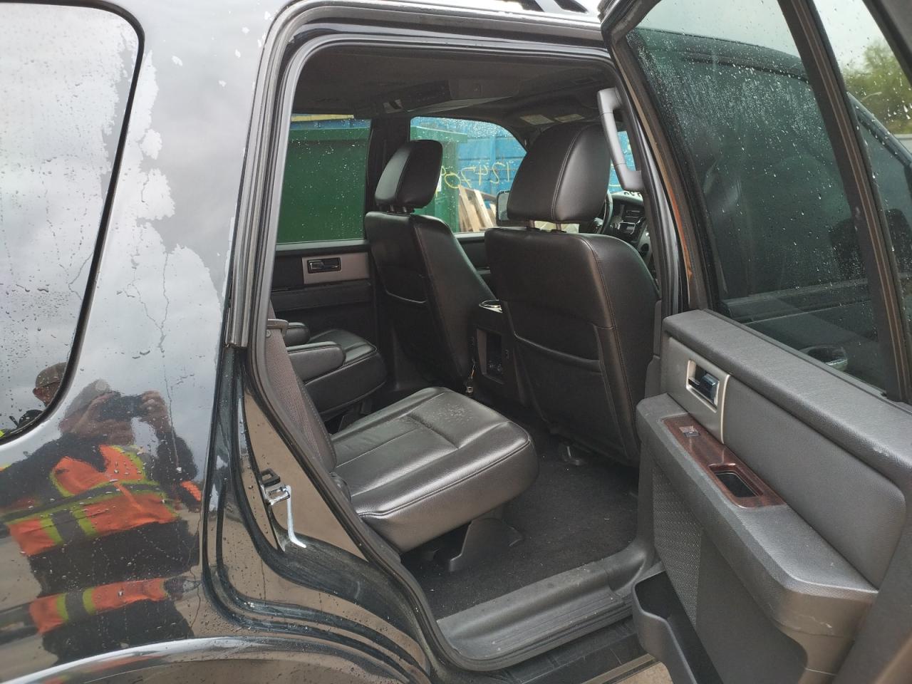 Photo 6 from auction – 2010 FORD EXPEDITION with VIN 1FMJU1K55AEB47535