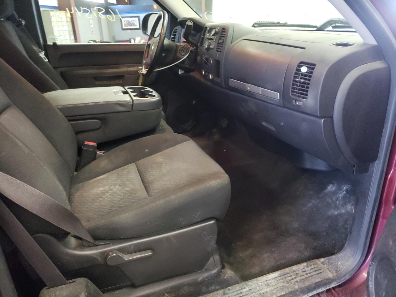 Photo 5 from auction – 2013 CHEVROLET SILVERADO with VIN 1GCRKSE77DZ359320