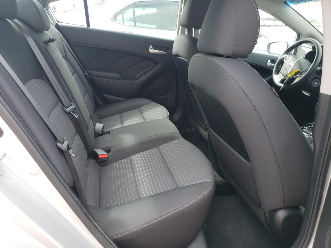 Photo 6 from auction – 2017 KIA FORTE LX with VIN 3KPFL4A72HE130031