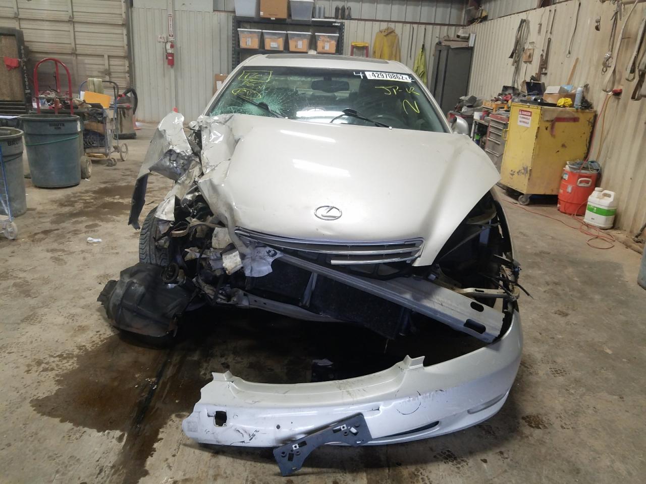 Photo 9 from auction – 2003 LEXUS ES 300 with VIN JTHBF30G430131988