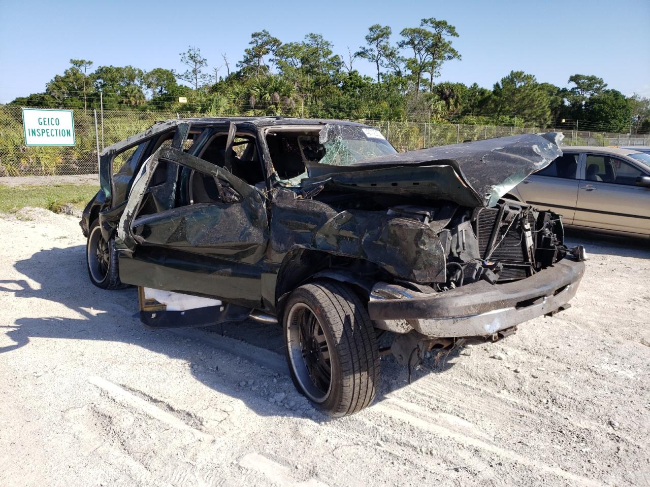 Photo 9 from auction – 2004 CHEVROLET AVALANCHE with VIN 3GNEC12T74G185800