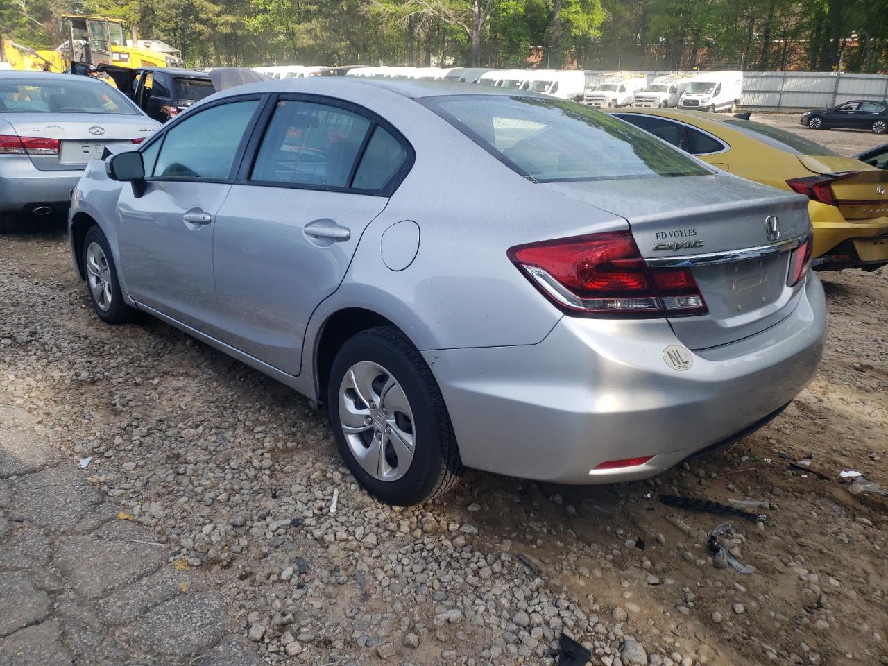 Photo 3 from auction – 2015 HONDA CIVIC LX with VIN 19XFB2F52FE116707