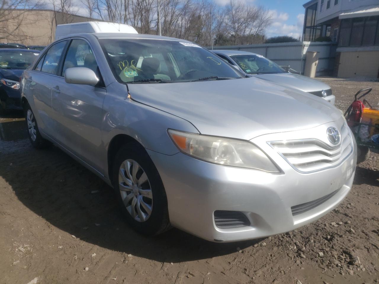 TOYOTA CAMRY BASE 2011 with VIN 4T1BF3EK6BU738976 - Photo from auction