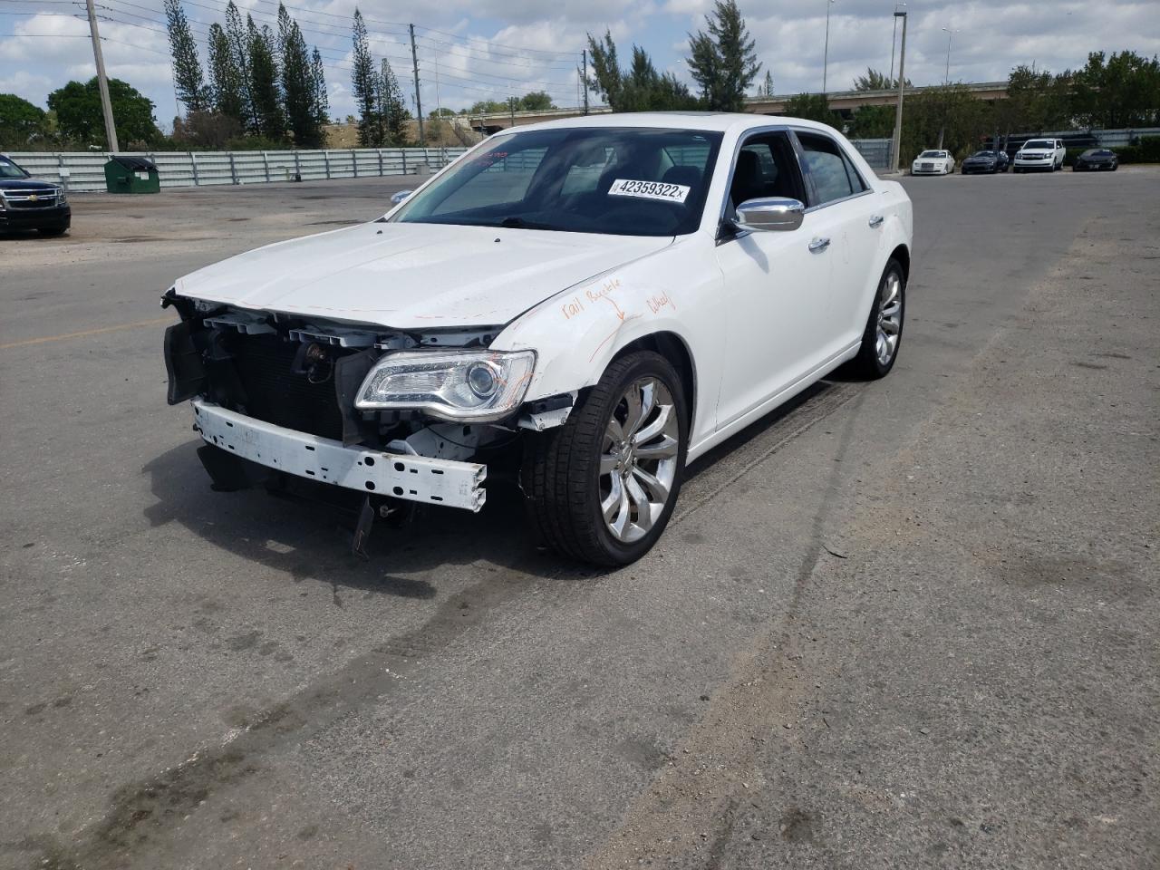 Photo 2 from auction – 2019 CHRYSLER 300 LIMITE with VIN 2C3CCAEG4KH555732