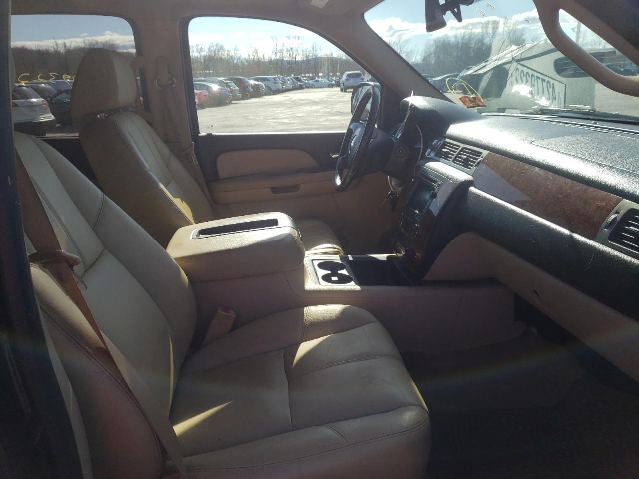 Photo 5 from auction – 2007 CHEVROLET SUBURBAN with VIN 1GNFK16317J256896