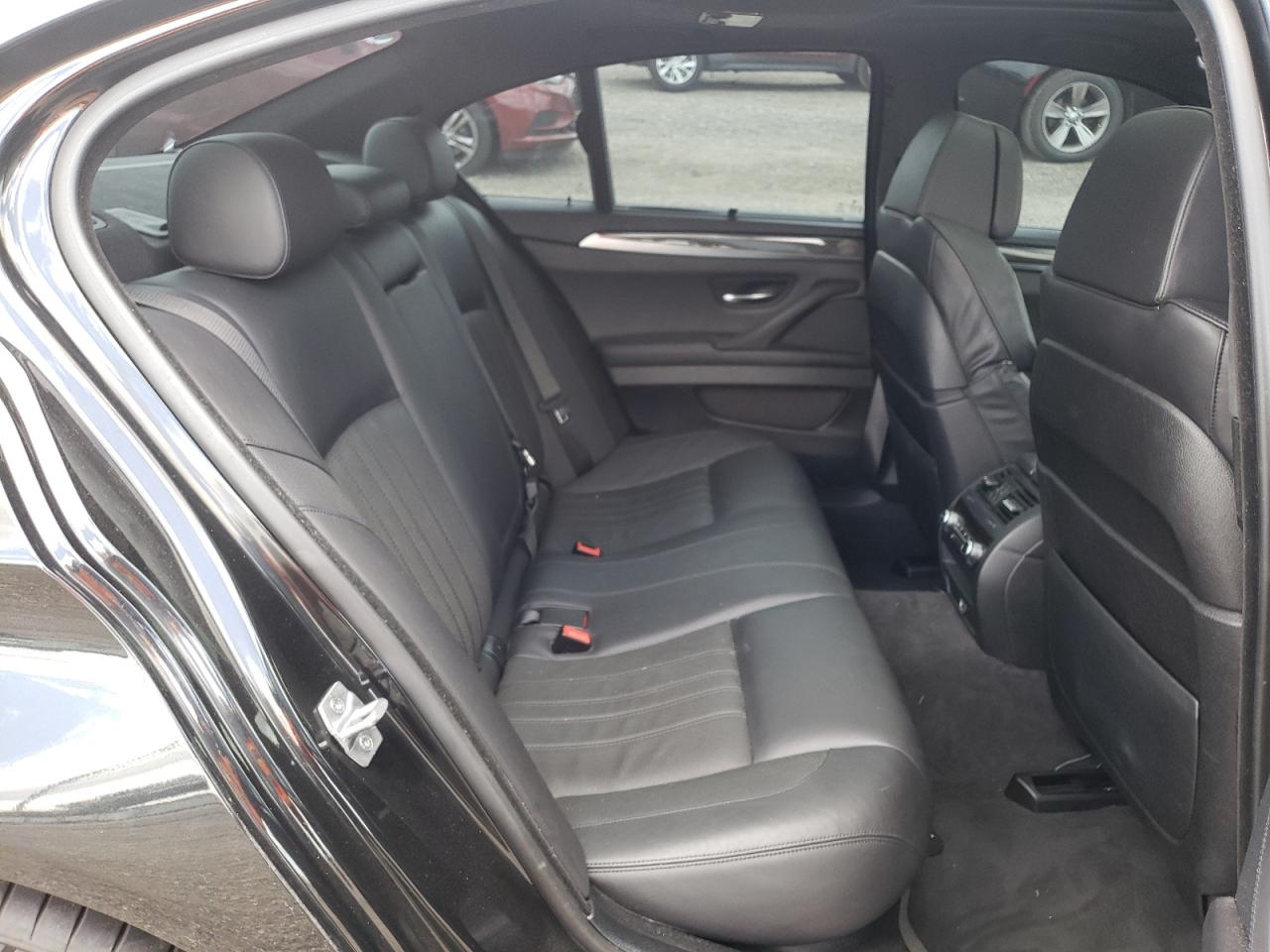 Photo 6 from auction – 2015 BMW 5 SERIES with VIN WBSFV9C56FD594188