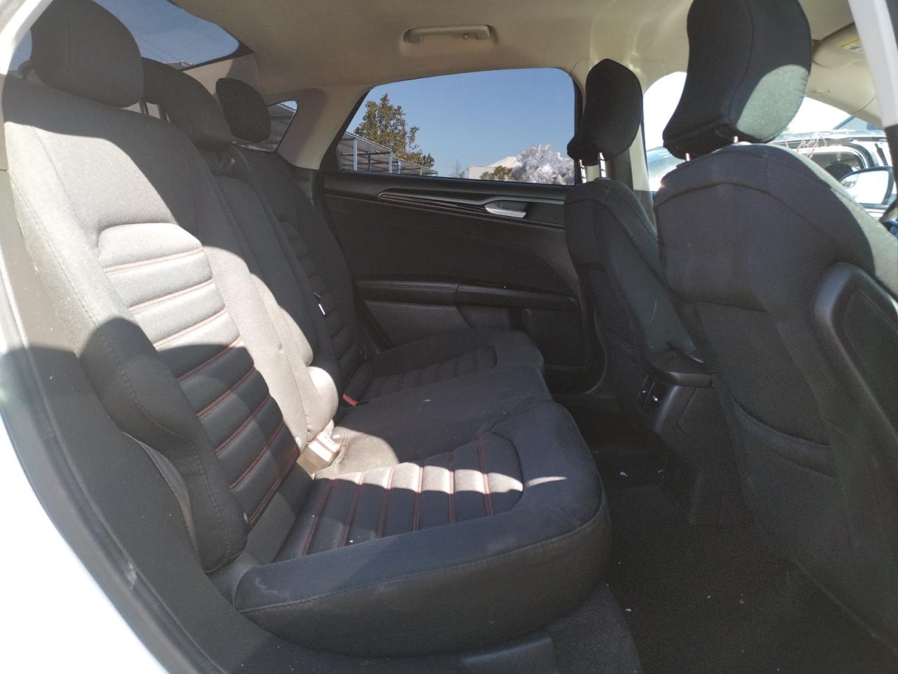 Photo 6 from auction – 2016 FORD FUSION with VIN 3FA6P0H72GR225740