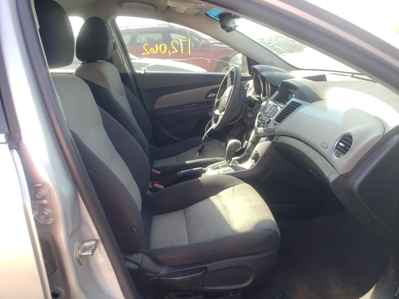 Photo 5 from auction – 2012 CHEVROLET CRUZE LS with VIN 1G1PC5SH7C7329434