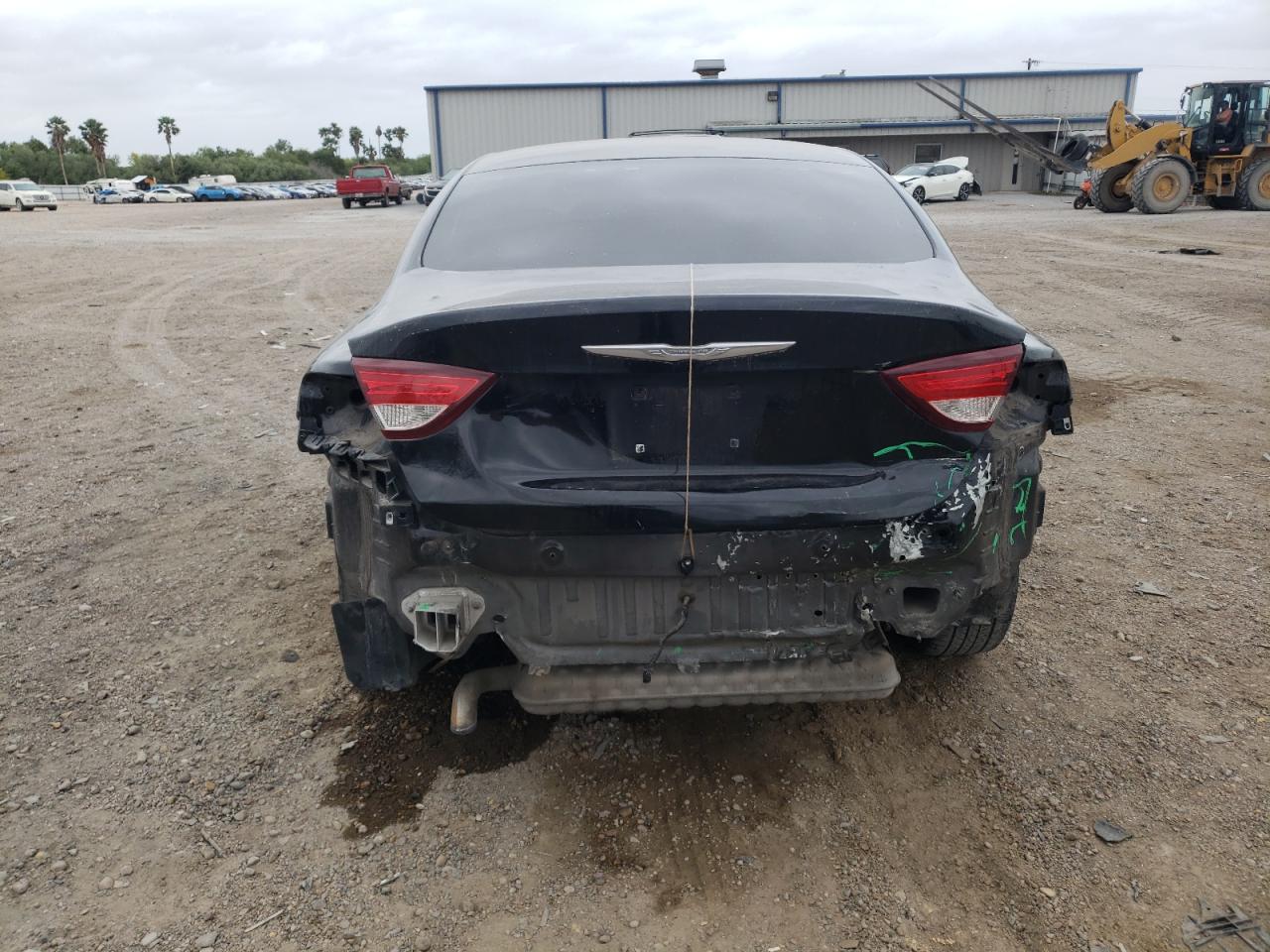 Photo 9 from auction – 2015 CHRYSLER 200 LIMITE with VIN 1C3CCCAB3FN654996