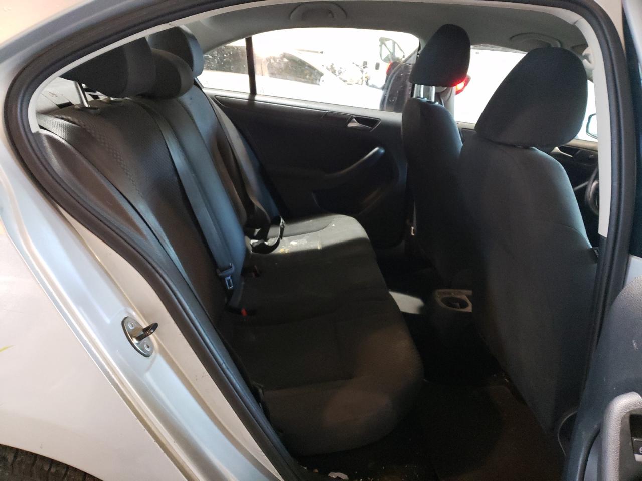 Photo 6 from auction – 2012 VOLKSWAGEN JETTA with VIN 3VW2K7AJ3CM370165