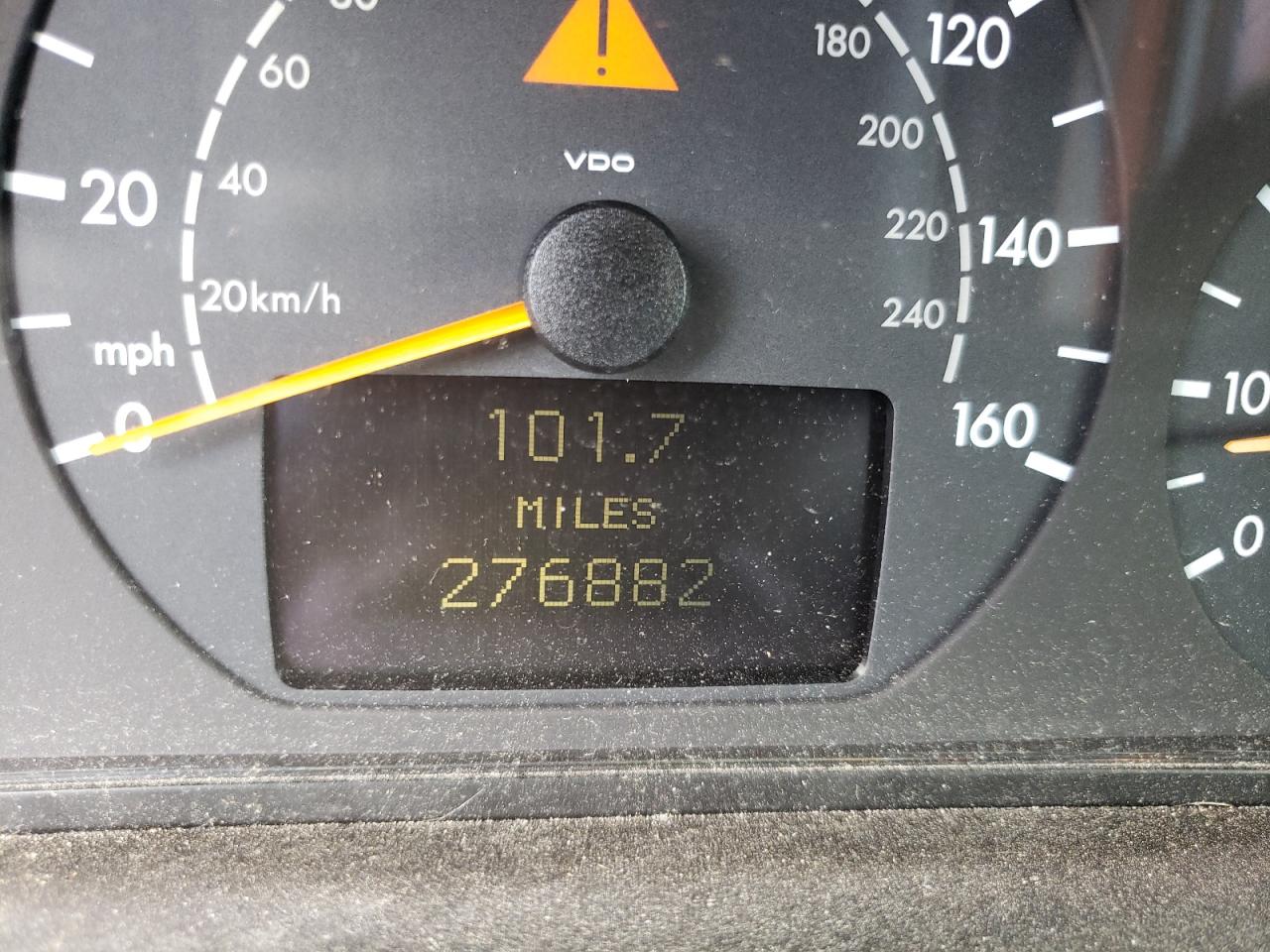 Photo 8 from auction – 2000 MERCEDES-BENZ E 320 with VIN WDBJF65J5YB053573