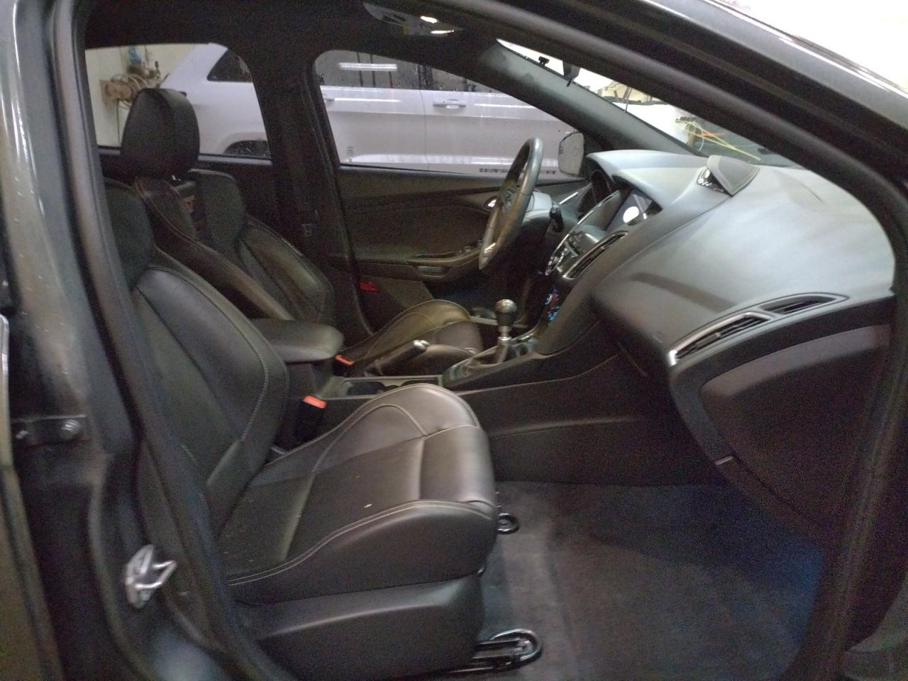 Photo 5 from auction – 2017 FORD FOCUS ST with VIN 1FADP3L90HL328253