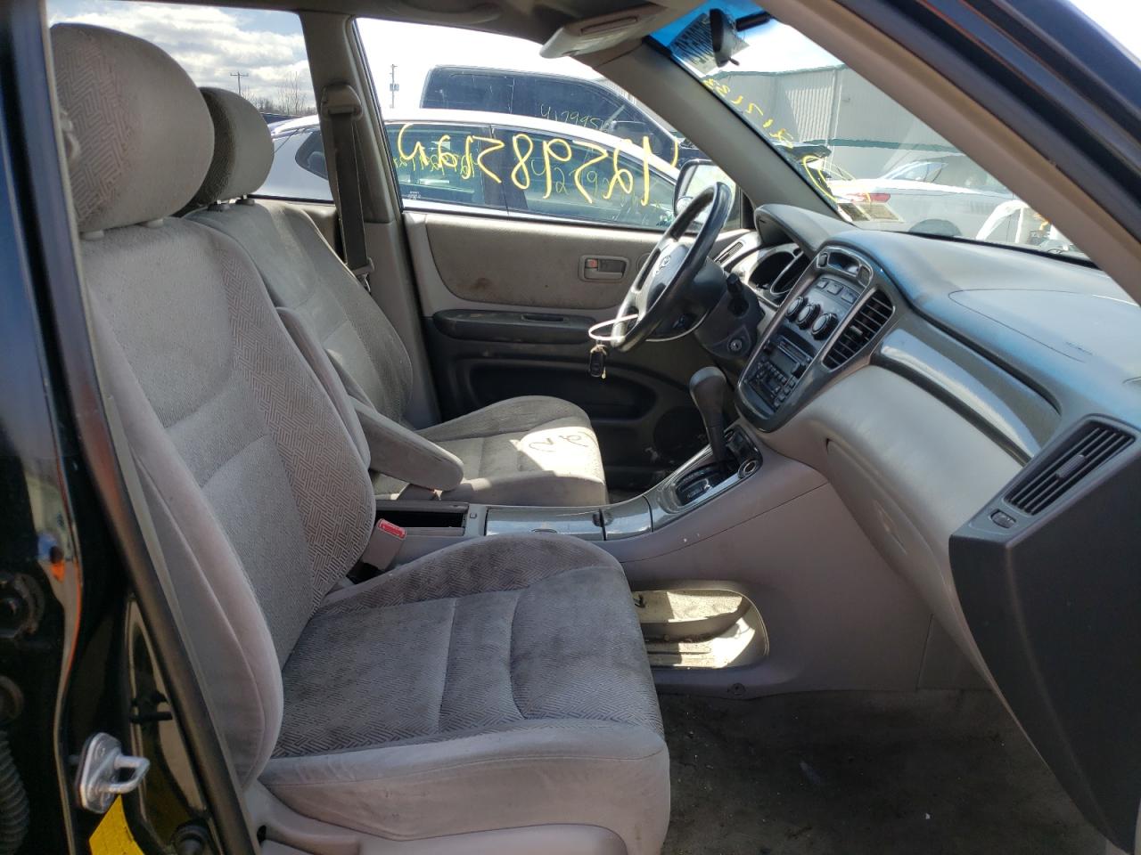 Photo 5 from auction – 2003 TOYOTA HIGHLANDER with VIN JTEHF21A130158268