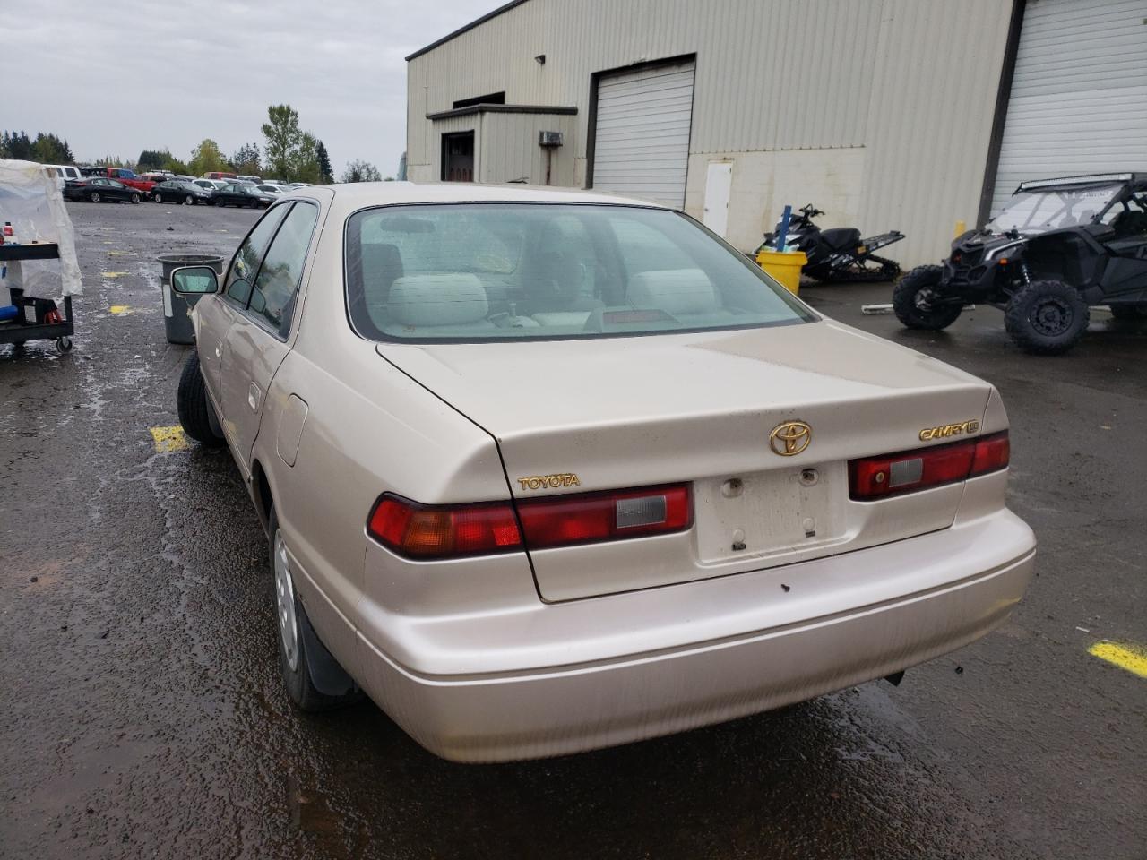 Photo 3 from auction – 1998 TOYOTA CAMRY CE with VIN JT2BG22K2W0115005