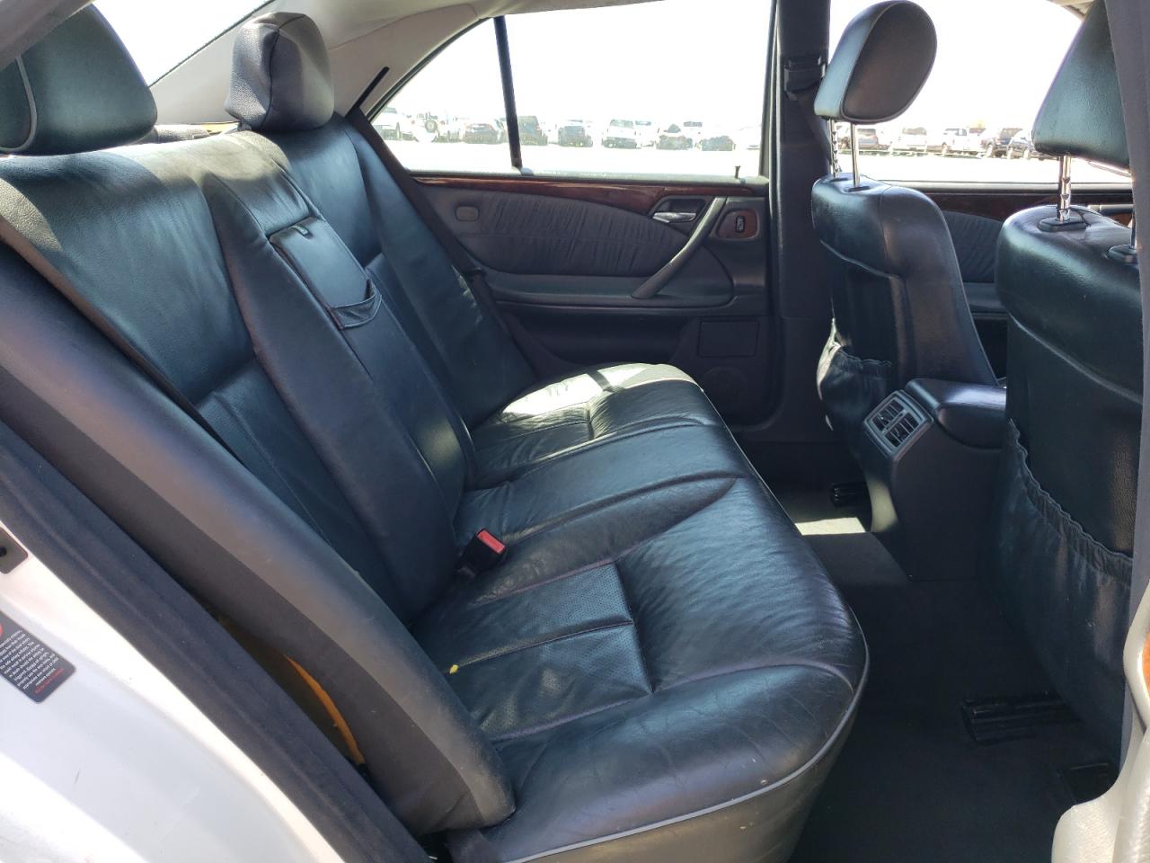 Photo 6 from auction – 2001 MERCEDES-BENZ E 320 with VIN WDBJF65J51B202733