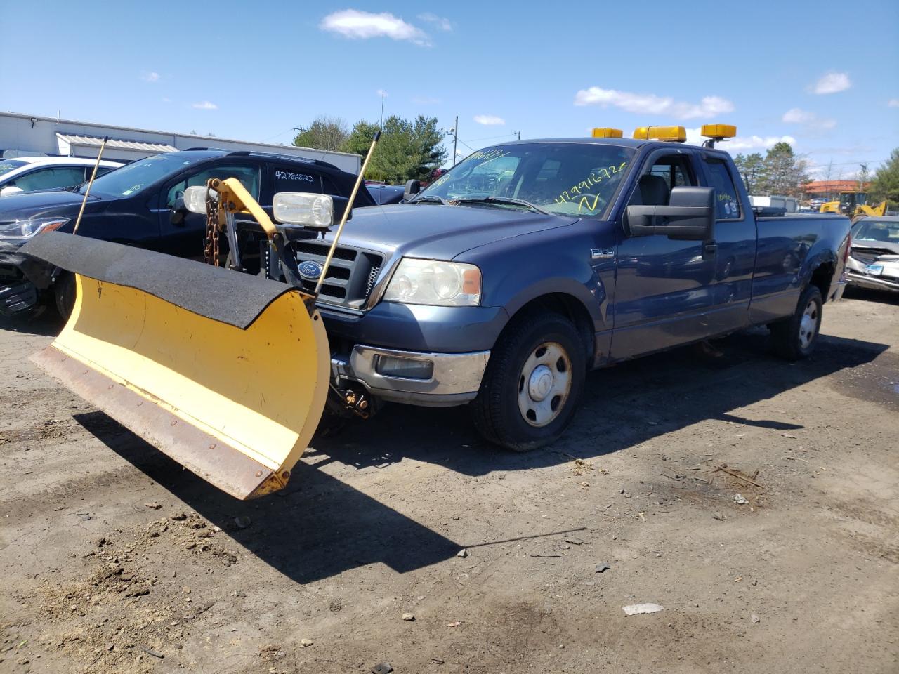 Photo 2 from auction – 2004 FORD F150 with VIN 1FTVX14574NC27806