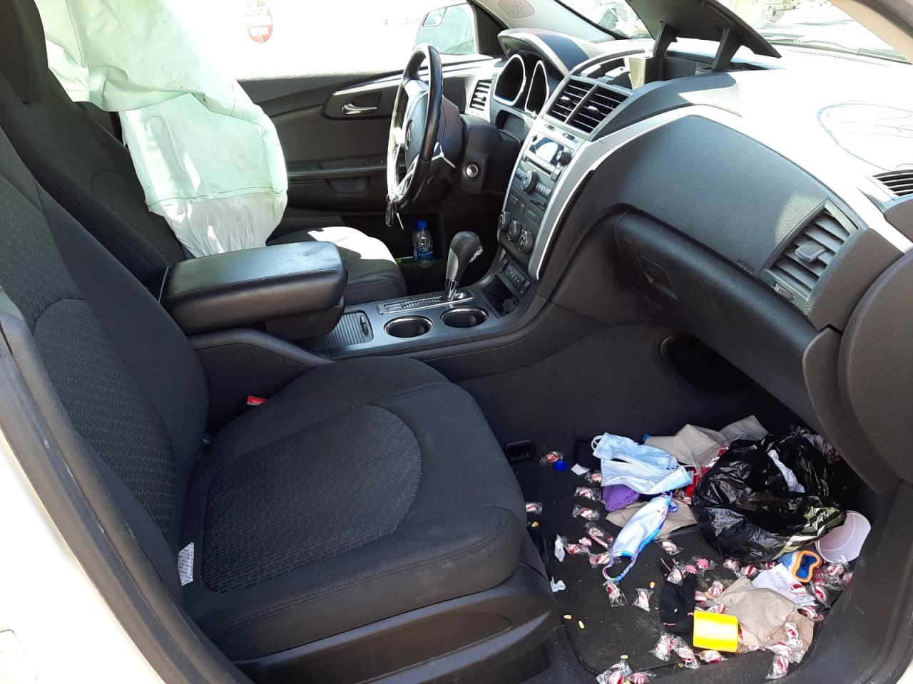 Photo 5 from auction – 2011 CHEVROLET TRAVERSE L with VIN 1GNKVGED1BJ408879
