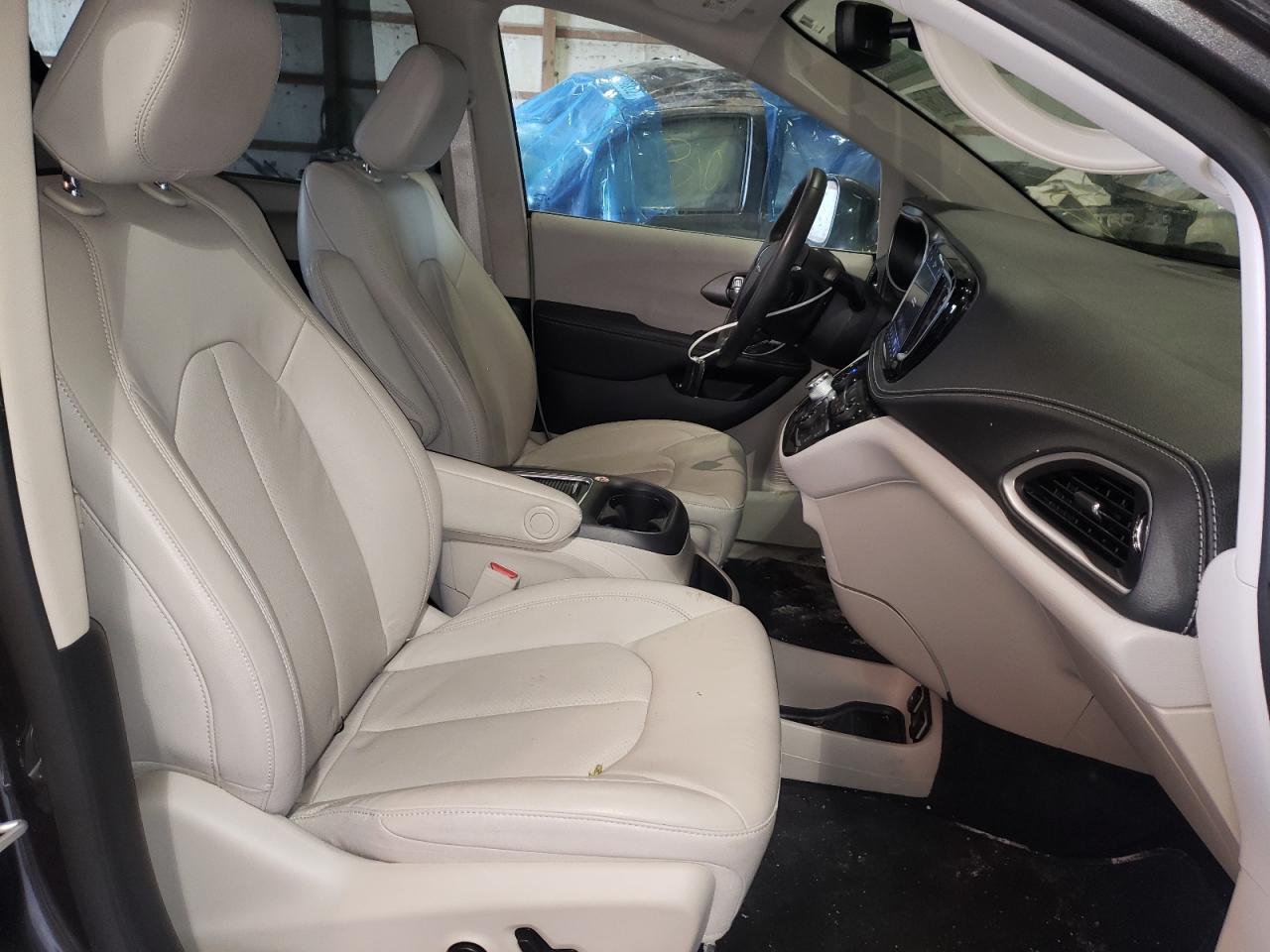Photo 5 from auction – 2021 CHRYSLER PACIFICA H with VIN 2C4RC1L71MR580609
