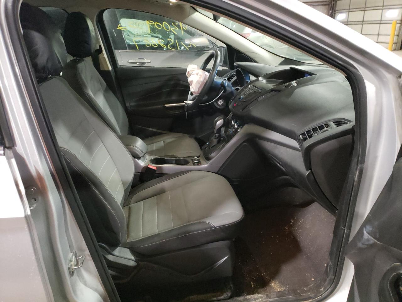 Photo 5 from auction – 2016 FORD ESCAPE with VIN 1FMCU9GX3GUB85815