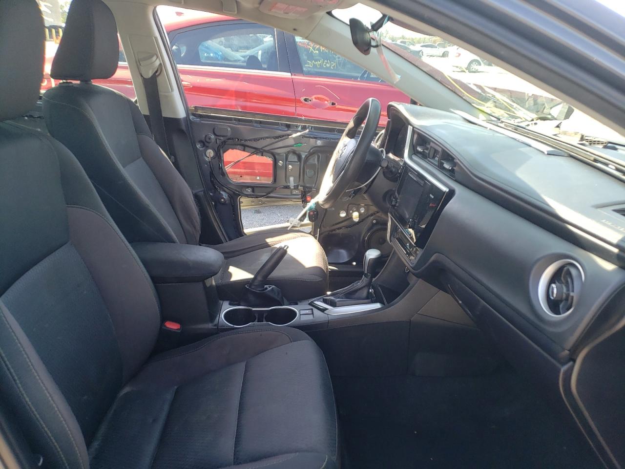 Photo 5 from auction – 2017 TOYOTA COROLLA L with VIN 5YFBURHE2HP620027