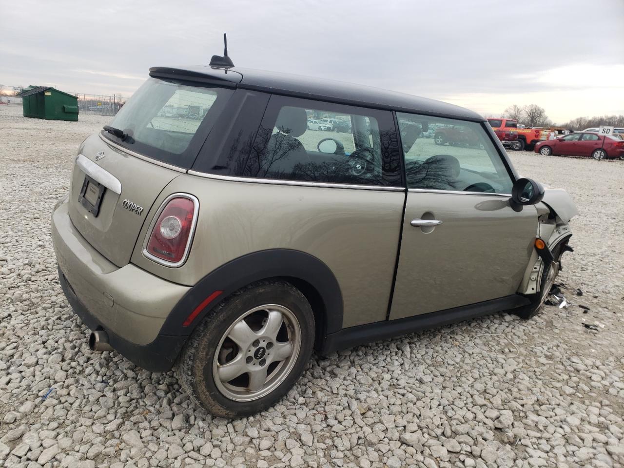 Photo 4 from auction – 2010 MINI COOPER with VIN WMWMF3C5XATZ23771