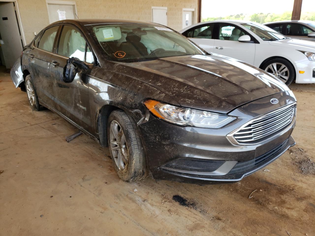 FORD FUSION SE 2018 with VIN 3FA6P0LU2JR242526 - Photo from auction