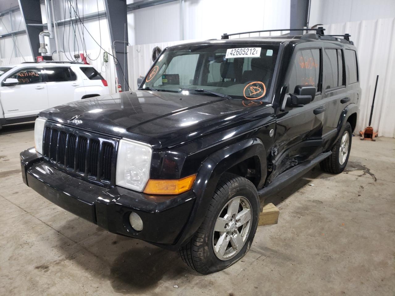 Photo 2 from auction – 2006 JEEP COMMANDER with VIN 1J8HG48NX6C104761