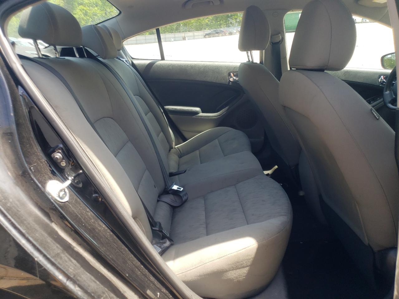 Photo 6 from auction – 2016 KIA FORTE LX with VIN KNAFK4A69G5524160