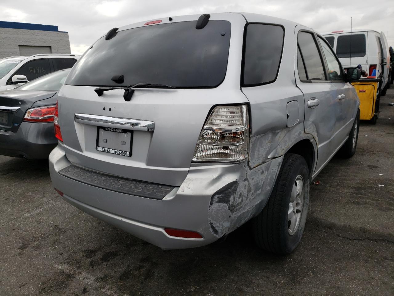 Photo 4 from auction – 2007 KIA SORENTO EX with VIN KNDJD736875699019