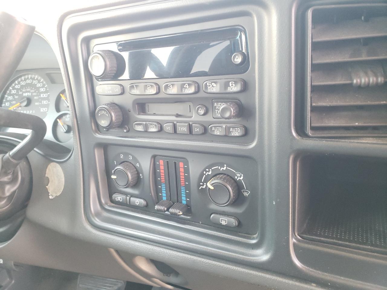 Foto 9 de la subasta – 2006 CHEVROLET SILVERADO con VIN 2GCEC13TX61215620
