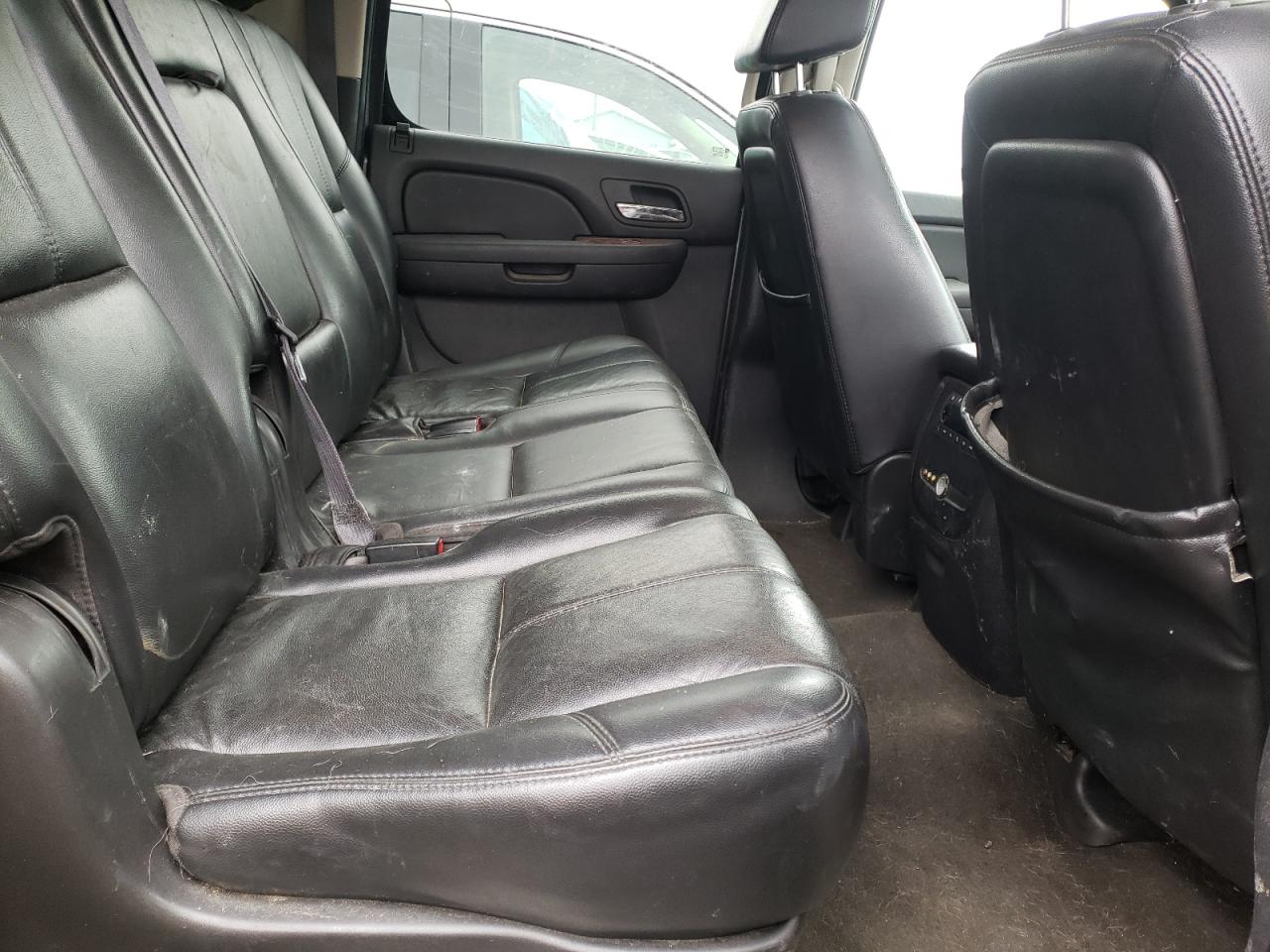 Photo 6 from auction – 2007 CHEVROLET SUBURBAN K with VIN 1GNFK16387J219974
