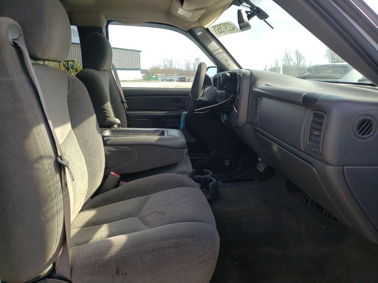 Photo 5 from auction – 2005 CHEVROLET SILVERADO with VIN 2GCEK19V751133628