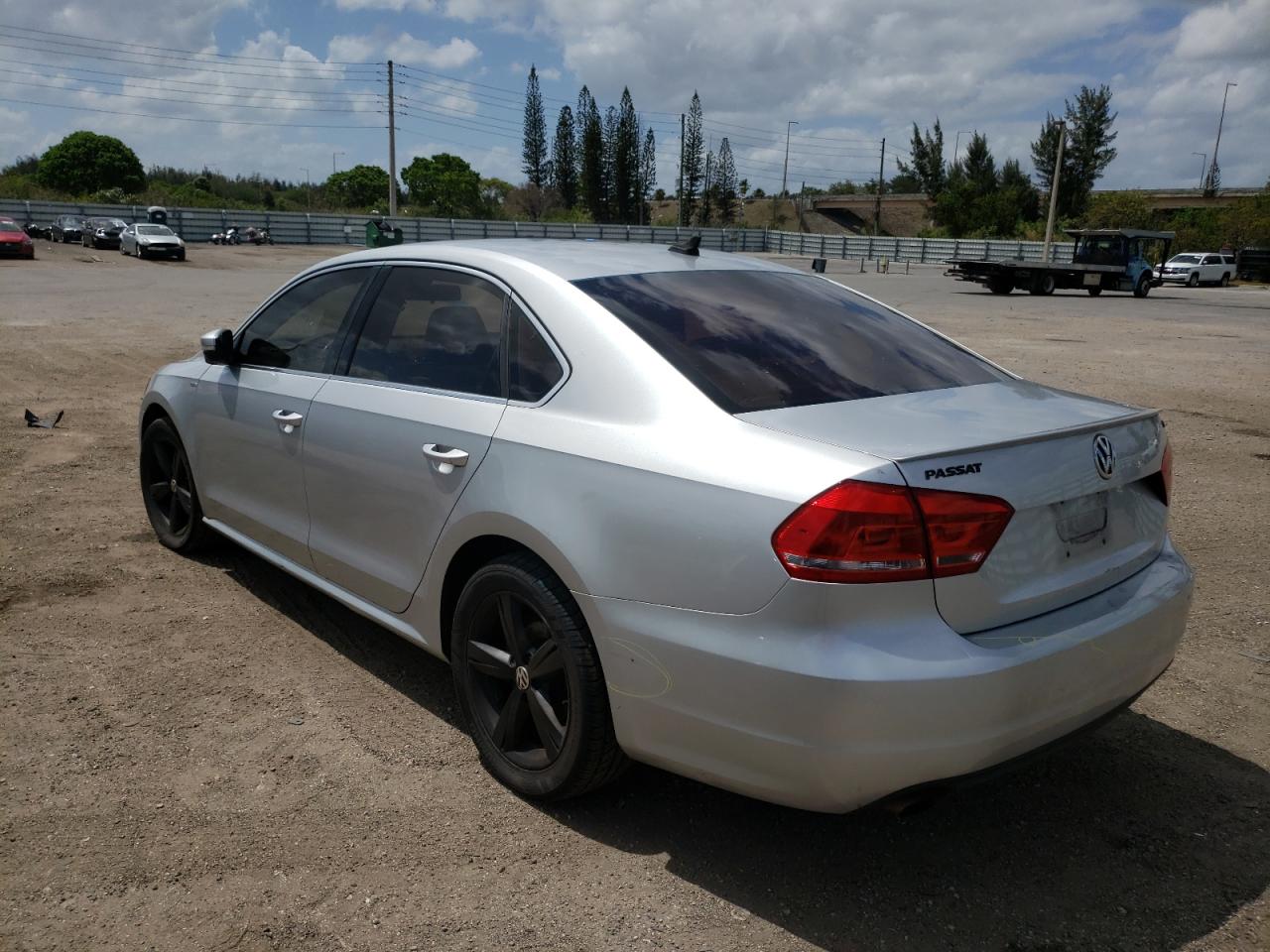 Photo 3 from auction – 2014 VOLKSWAGEN PASSAT S with VIN 1VWAS7A30EC049430