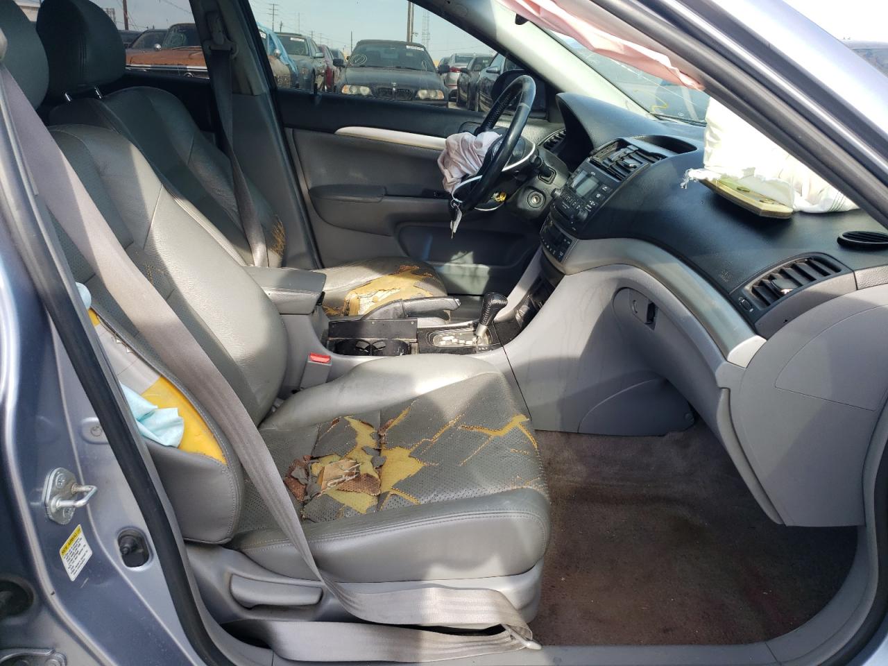 Photo 5 from auction – 2004 ACURA TSX with VIN JH4CL96884C045082