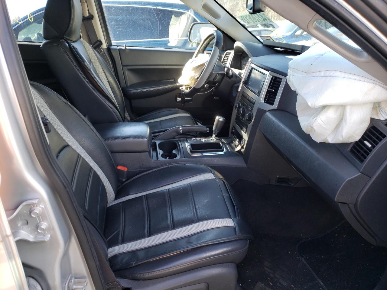 Photo 5 from auction – 2010 JEEP GRAND CHER with VIN 1J4PR4GK7AC106474