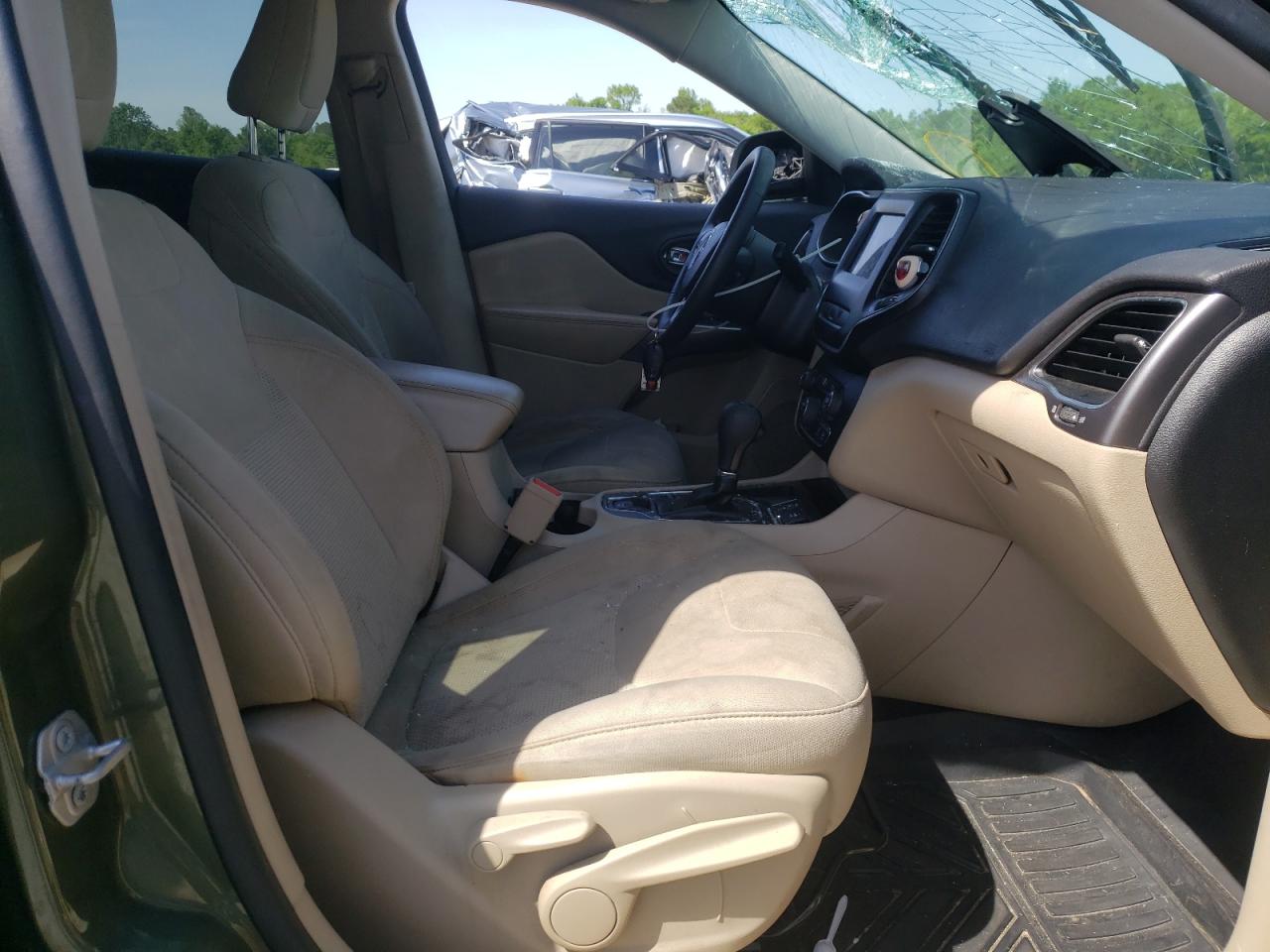 Photo 5 from auction – 2019 JEEP CHEROKEE L with VIN 1C4PJLCB9KD222543