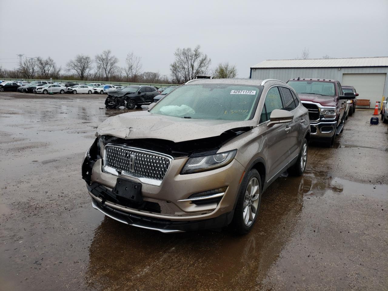 Photo 2 from auction – 2019 LINCOLN MKC SELECT with VIN 5LMCJ2C96KUL30441